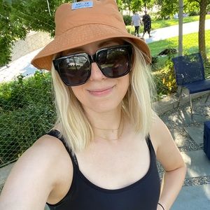 Meet your Posher, Alisa